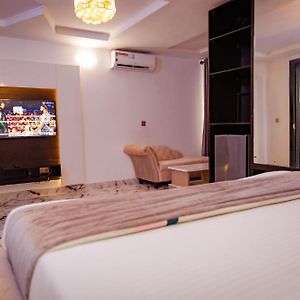Executive Triple Room